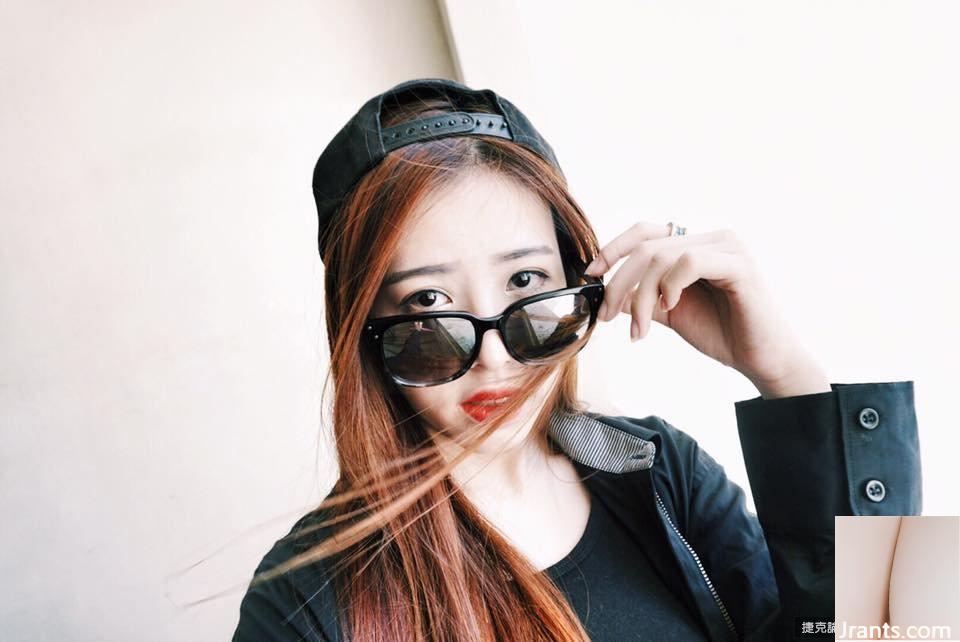 Cô gái xinh đẹp tươi tắn của Malaysia ~ Huang Wei Ni ~ những bức ảnh cuộc sống trong sáng với làn da trắng và đôi chân đẹp thật ngọt ngào (32P) - Ảnh 25