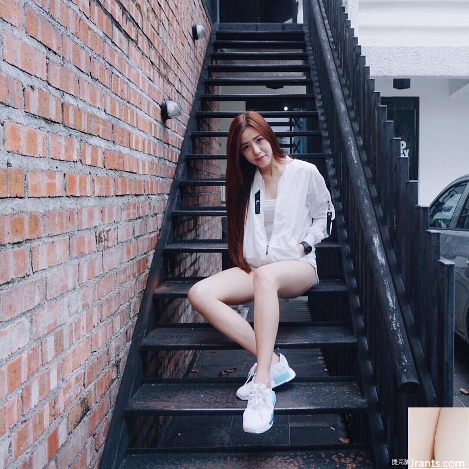 Cô gái xinh đẹp tươi tắn của Malaysia ~ Huang Wei Ni ~ những bức ảnh cuộc sống trong sáng với làn da trắng và đôi chân đẹp thật ngọt ngào (32P) - Ảnh 31