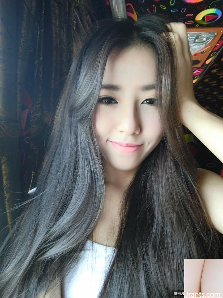 Cô gái xinh đẹp tươi tắn của Malaysia ~ Huang Wei Ni ~ những bức ảnh cuộc sống trong sáng với làn da trắng và đôi chân đẹp thật ngọt ngào (32P) - Ảnh 7