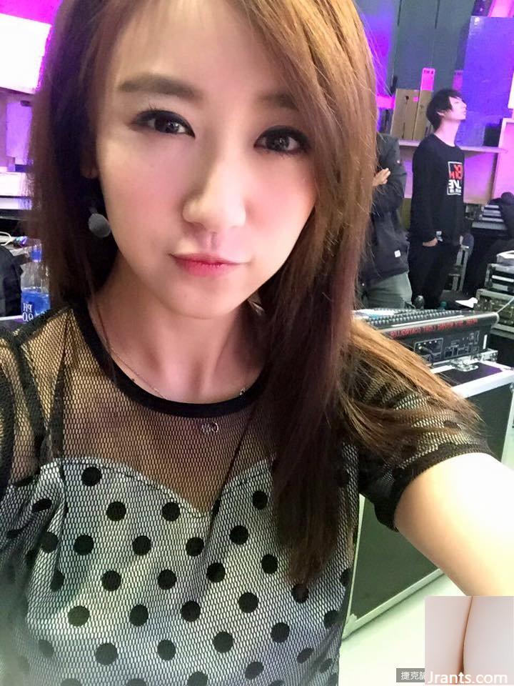 Madou ngọt ngào cúp F ~ Cai Xiaojie (Cai Yunjie) ~ Bộ ảnh hở hang mặc bikini được lan truyền với “đậu hồng” lộ trên ngực (45P - Ảnh 42