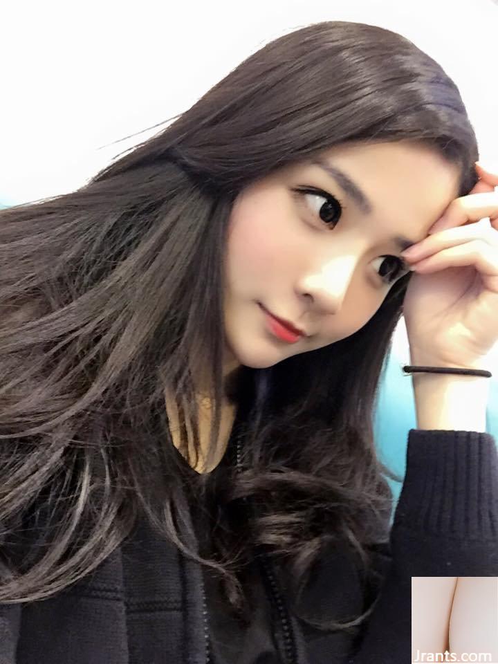 Hot girl Thâm Quyến với đôi mắt điện ~Verona Xie Zhewei ~ selfie với bộ ngực nhỏ và khe hở hơi lộ ra ngoài rất bắt mắt (35P) - Ảnh 19
