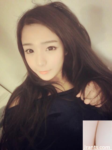 Hot girl Thâm Quyến với đôi mắt điện ~Verona Xie Zhewei ~ selfie với bộ ngực nhỏ và khe hở hơi lộ ra ngoài rất bắt mắt (35P) - Ảnh 27