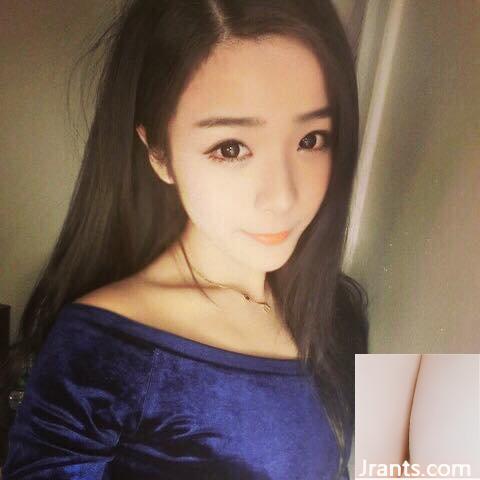 Hot girl Thâm Quyến với đôi mắt điện ~Verona Xie Zhewei ~ selfie với bộ ngực nhỏ và khe hở hơi lộ ra ngoài rất bắt mắt (35P) - Ảnh 32