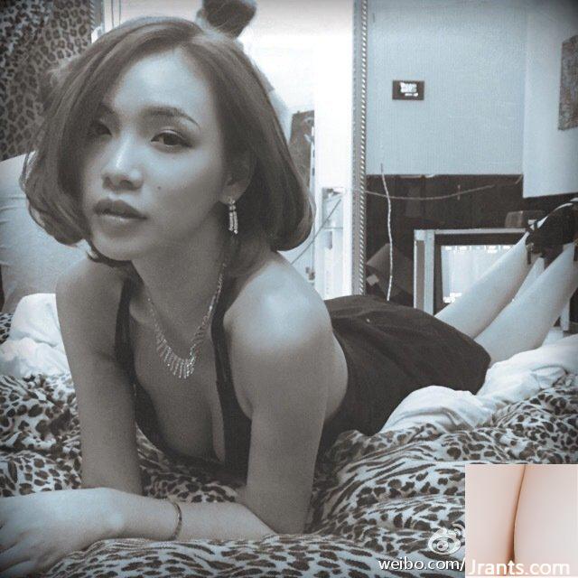 Không chỉ có vẻ ngoài ngọt ngào mà cô nàng còn có vòng 1 đáng ghen tị, nữ thư ký Ami He Huân (16P) - Ảnh 13