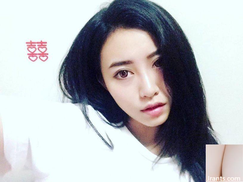 Cô gái ngực E có rãnh sâu ~ Chen Maimai ~ selfie trên giường trước khi đi ngủ mặc quần tất và ngực Yinzuo có phông chữ (15P) - Ảnh 4