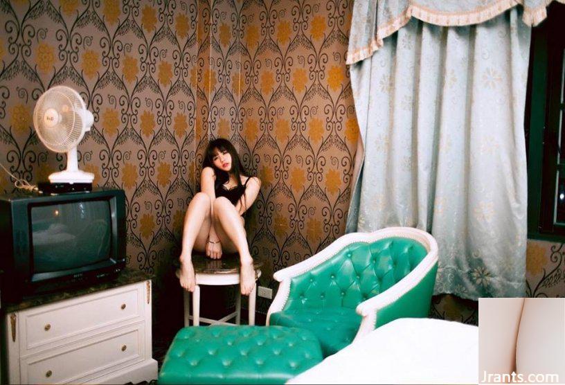 Madou nóng bỏng và quyến rũ ~ Kumi Xixi ~ quỳ trên ghế đeo dương vật nhỏ, cặp mông đầy đặn thật quyến rũ (32P) - Ảnh 12