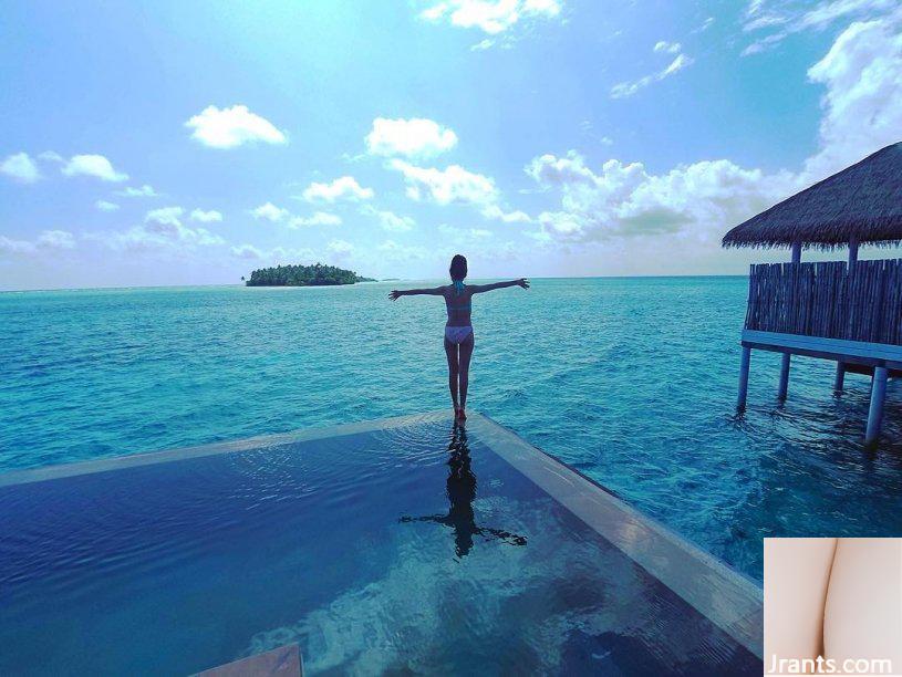 Cô gái ngọt ngào trong nắng với đôi chân thẳng đẹp ~ Tiffany Chu ~ dáng chuẩn trong bộ bikini + vòng eo rắn nước lộn ngược (41P) - Ảnh 20