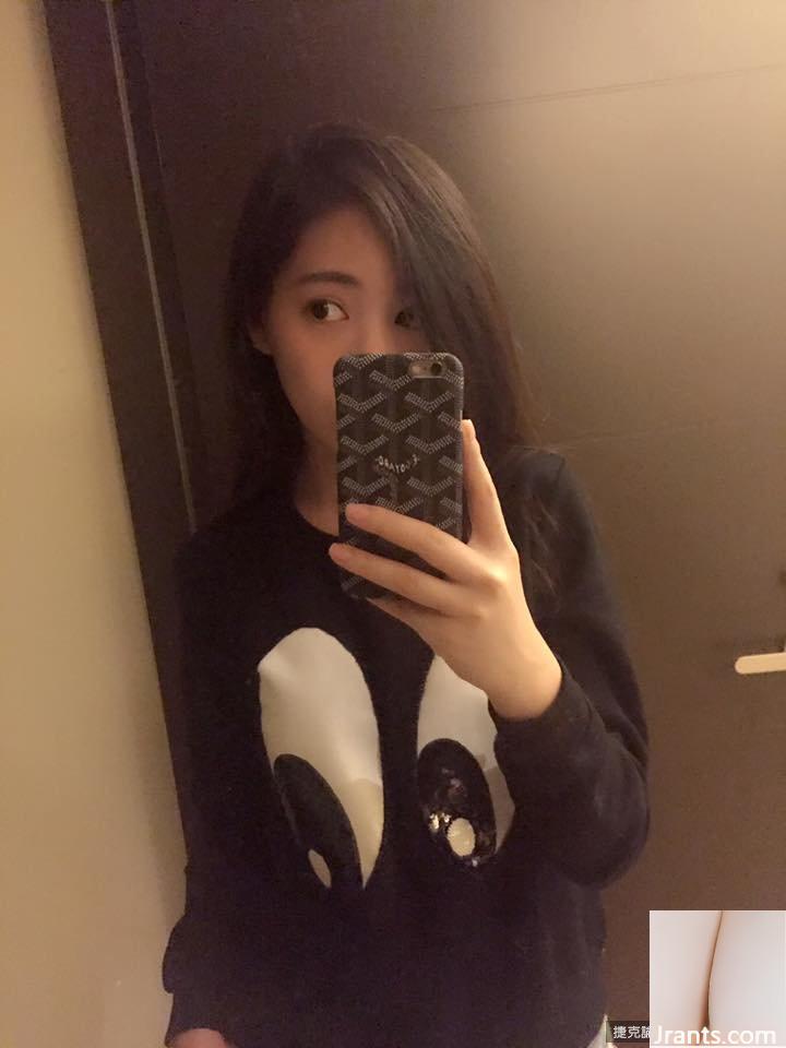 Cô gái ngọt ngào trong nắng với đôi chân thẳng đẹp ~ Tiffany Chu ~ dáng chuẩn trong bộ bikini + vòng eo rắn nước lộn ngược (41P) - Ảnh 32