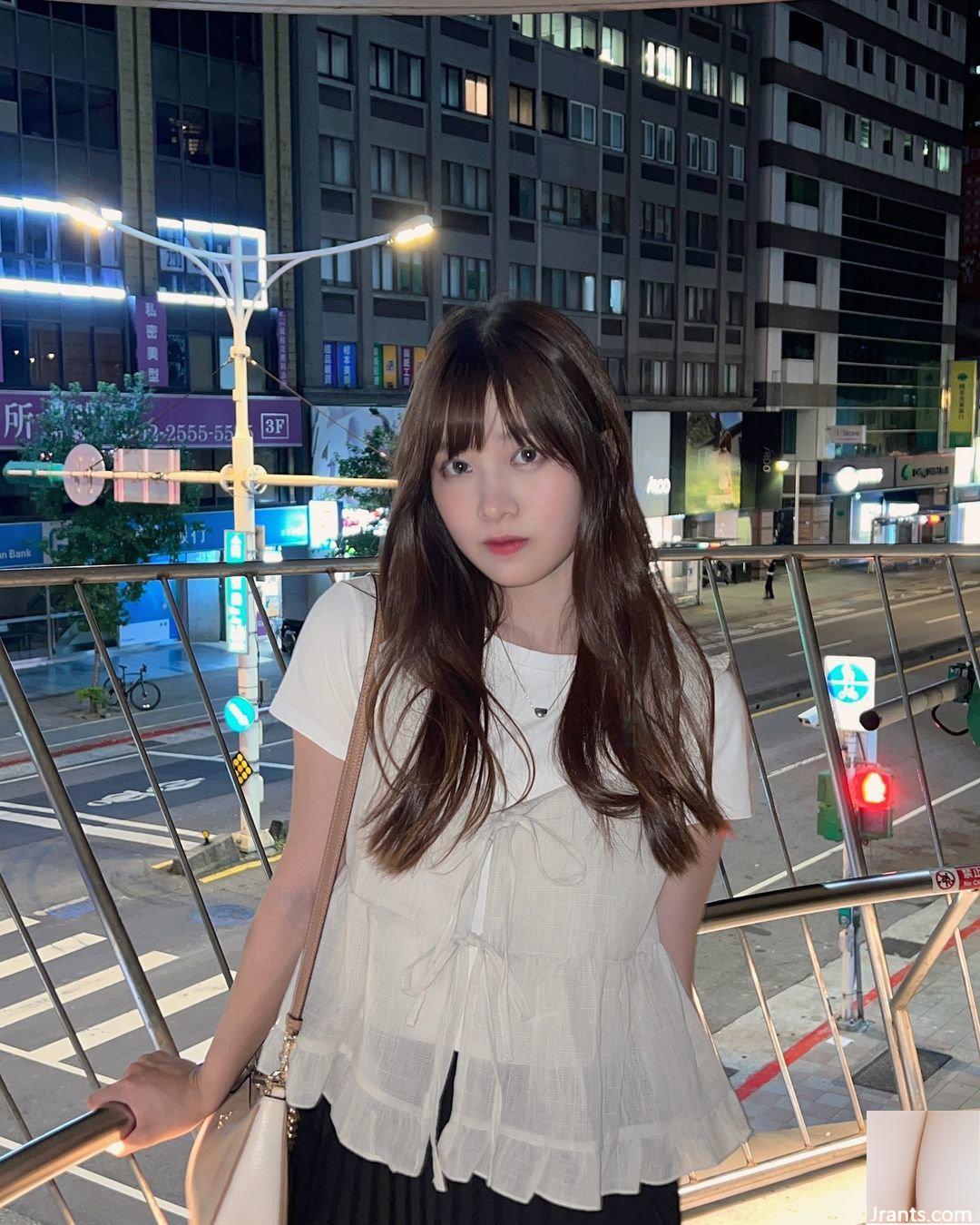 Mỹ nhân học đường nổi tiếng “Rong Xin Fiona” sở hữu gương mặt điển trai khiến người ta mê mẩn (10P)