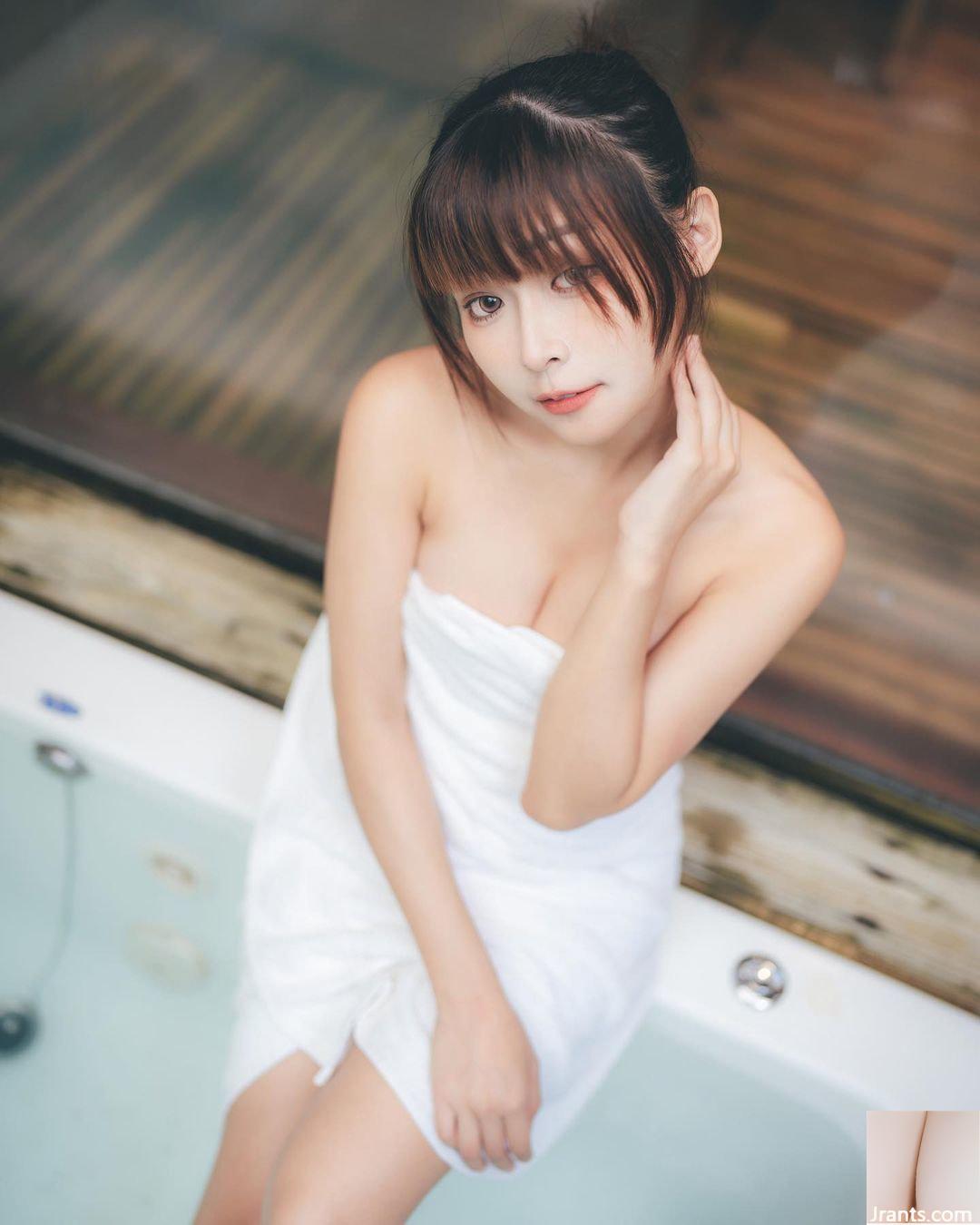 Bộ ngực xinh đẹp của cô gái dễ thương “Yun” bùng nổ! Thân hình đẹp không chịu nổi (10P) - Ảnh 2