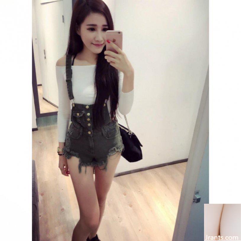 Người mẫu trẻ gợi cảm ngực C ~ Guai Huang Weiwei ~ Chỉ mặc quần lót và đồ lót trong bồn tắm, cặp mông trắng nõn soi gương (28P) - Ảnh 13