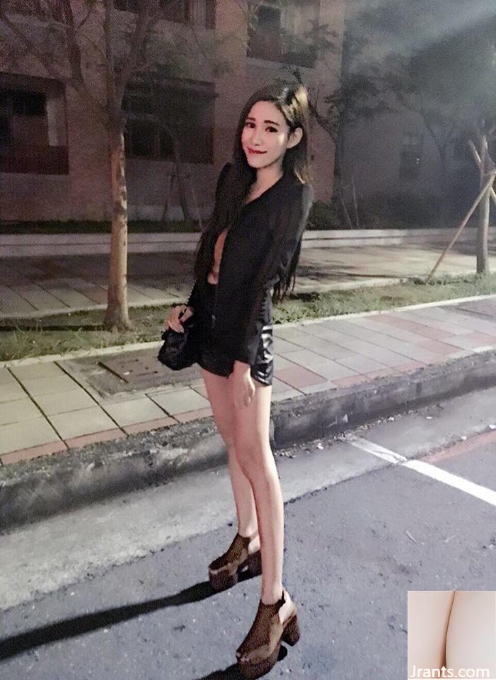 Người mẫu trẻ gợi cảm ngực C ~ Guai Huang Weiwei ~ Chỉ mặc quần lót và đồ lót trong bồn tắm, cặp mông trắng nõn soi gương (28P) - Ảnh 20