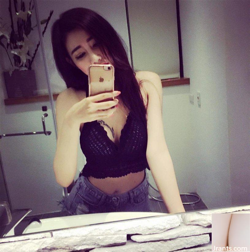 Người mẫu trẻ gợi cảm ngực C ~ Guai Huang Weiwei ~ Chỉ mặc quần lót và đồ lót trong bồn tắm, cặp mông trắng nõn soi gương (28P) - Ảnh 4