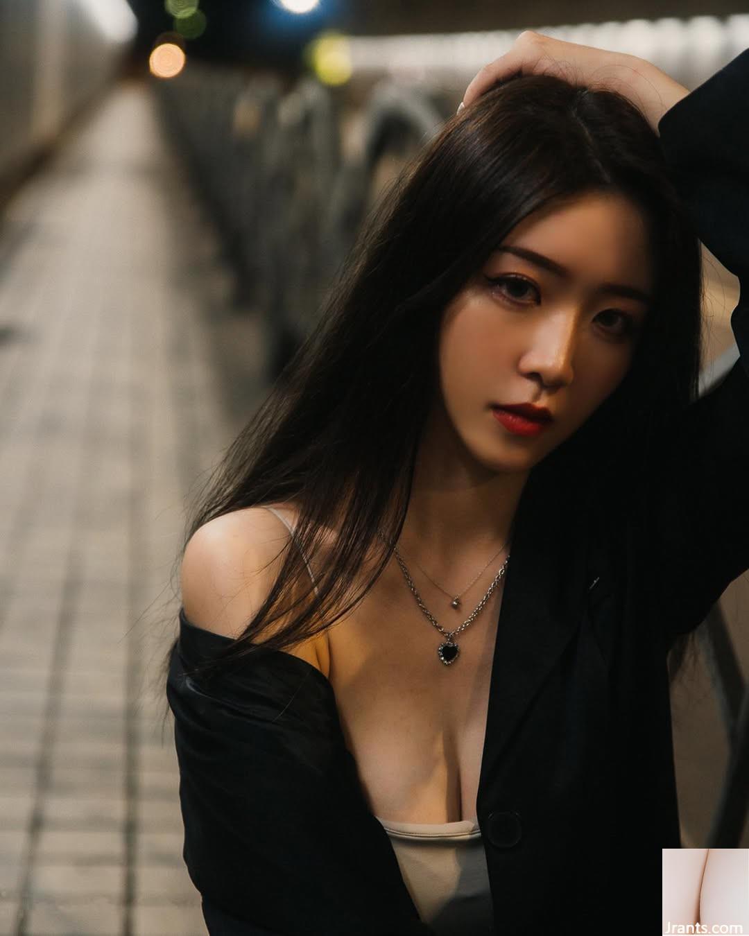 “Zoe Ruoyi” sở hữu gương mặt xinh đẹp và thân hình nóng bỏng khiến người nhìn say đắm (10P)