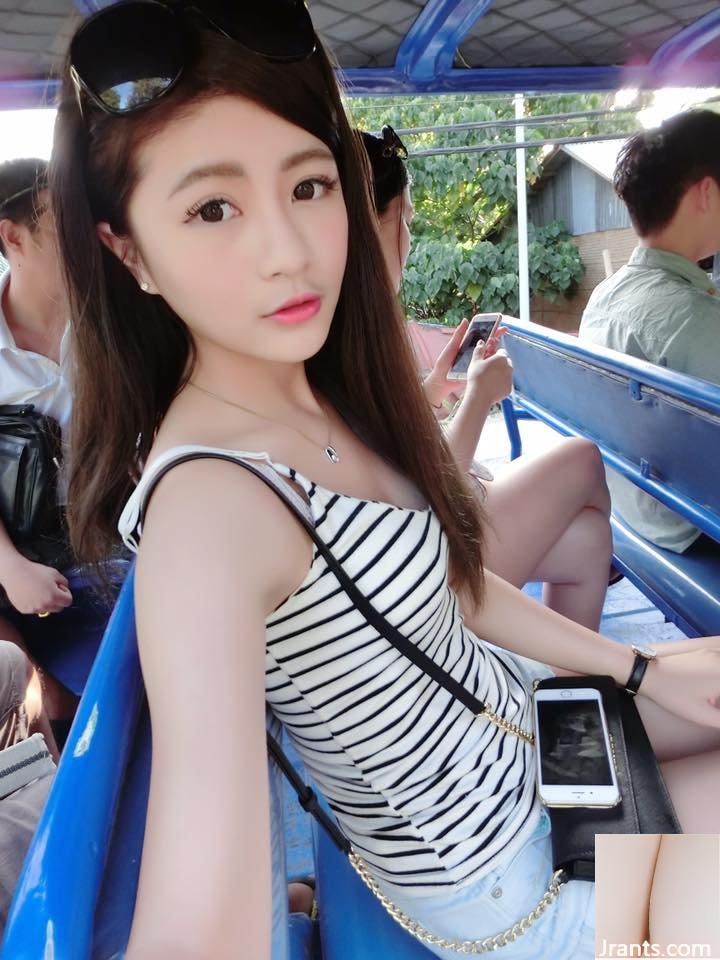 ~Momo Maomao~Kenting mặc bộ bikini trắng khoét lỗ nắng và bắt mắt - Ảnh 25