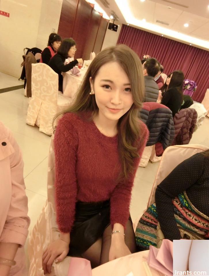 Y tá xinh đẹp ~ Feifei ~ khoe vòng eo gợi cảm trong chiếc quần jean siêu ngắn - Ảnh 22