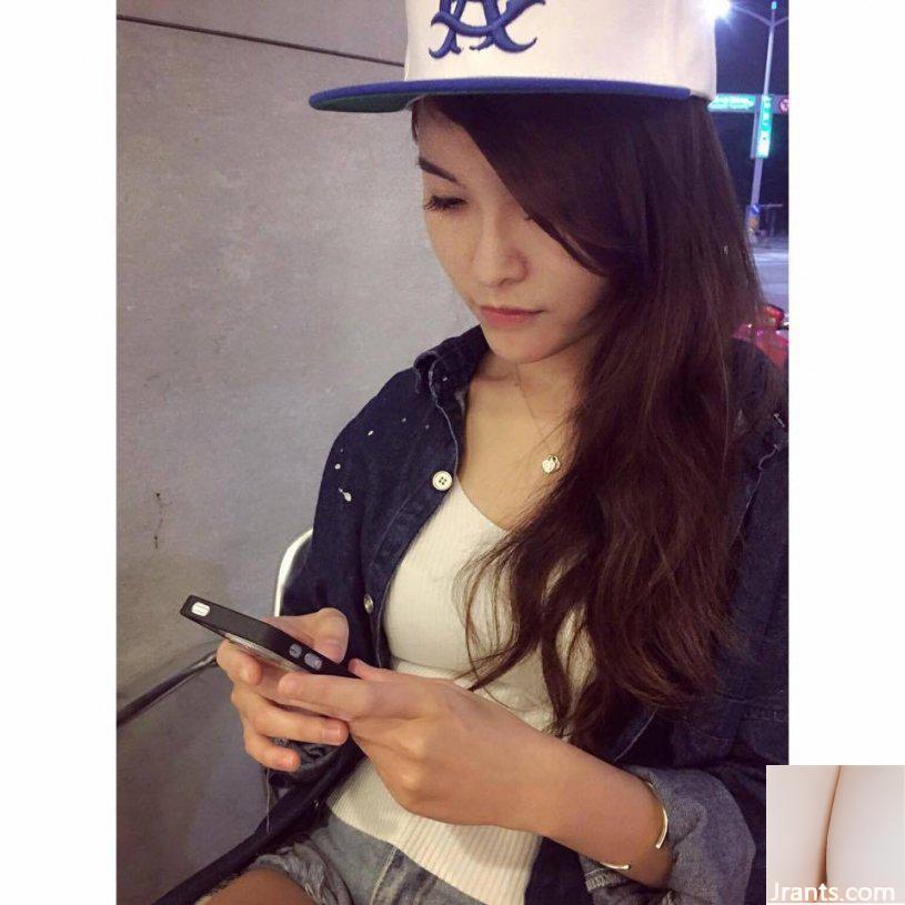 Y tá xinh đẹp ~ Feifei ~ khoe vòng eo gợi cảm trong chiếc quần jean siêu ngắn - Ảnh 32