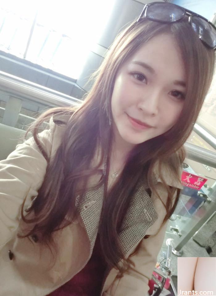 Y tá xinh đẹp ~ Feifei ~ khoe vòng eo gợi cảm trong chiếc quần jean siêu ngắn - Ảnh 37