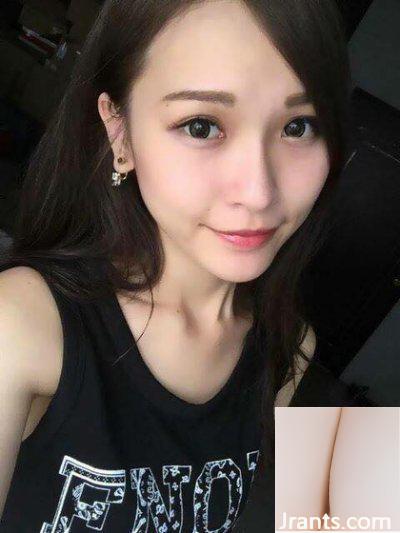 Y tá xinh đẹp ~ Feifei ~ khoe vòng eo gợi cảm trong chiếc quần jean siêu ngắn - Ảnh 40