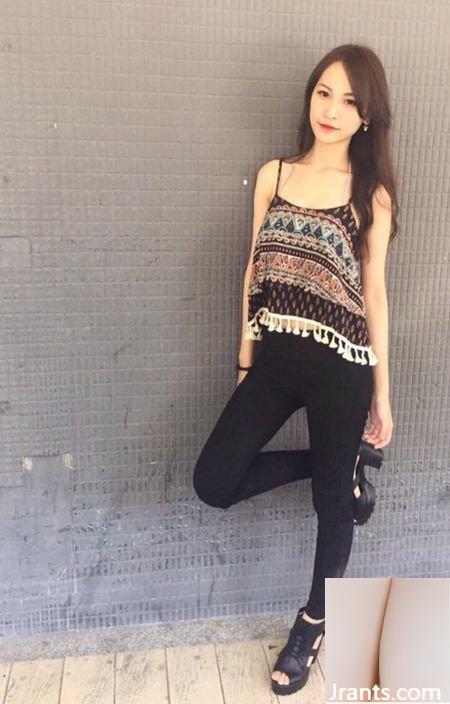 Y tá xinh đẹp ~ Feifei ~ khoe vòng eo gợi cảm trong chiếc quần jean siêu ngắn - Ảnh 8