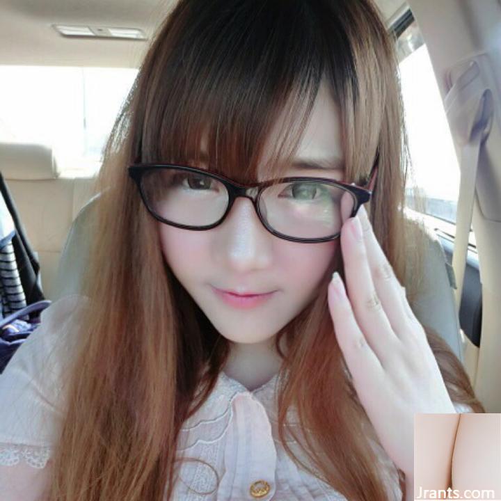 Cô gái xinh đẹp với làn da trắng và bộ ngực G ~ Alice - Ảnh 46