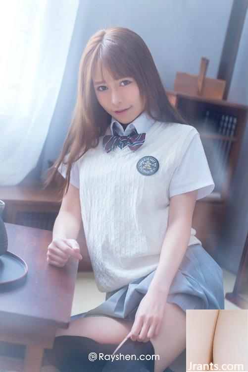 Dậy sớm đi học, ánh nắng dịu dàng chiếu vào bộ đồ lót nhỏ nhắn gợi cảm của bạn. Chim cánh cụt nhỏ nguyên chất và mềm Sốt Carol (16P) - Ảnh 2