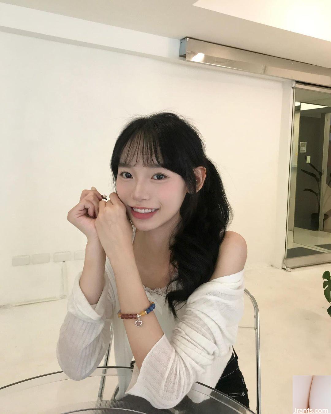 Bộ ảnh xinh đẹp của “Thái Hiên” khiến dân tình nhìn nhau mà có cảm giác như đang yêu (10P) - Ảnh 2