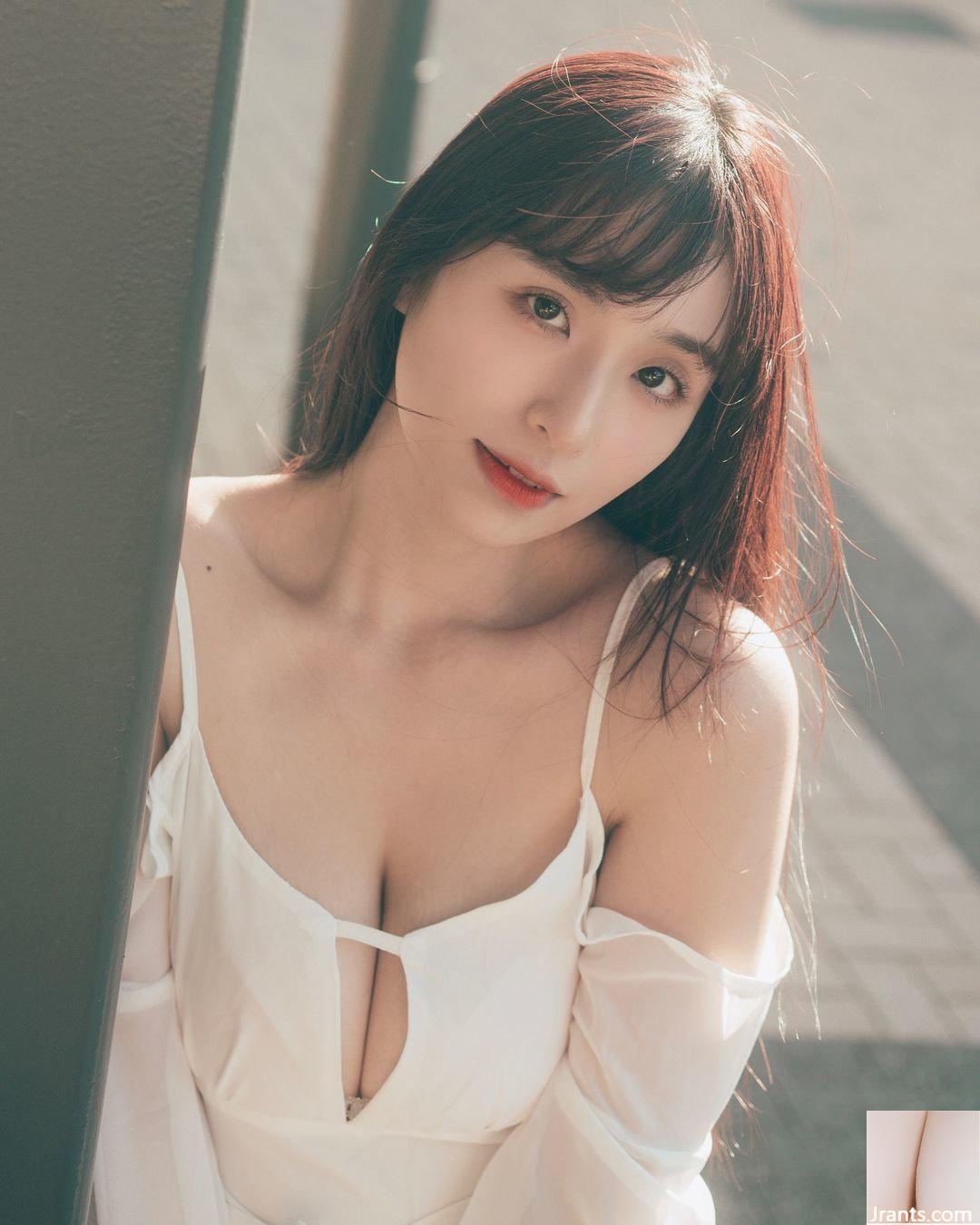 Người nổi tiếng trên mạng “Ping Ping Peng Peng” khoe khe ngực sâu, bộ ngực tuyết và cặp mông săn chắc trông thật quyến rũ (10P) - Ảnh 7