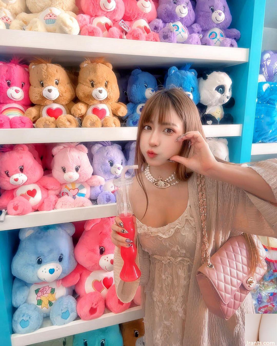 Thân hình nóng bỏng của “Xiao Ai AiHsieh” đã thu hút những cuộc thảo luận sôi nổi về góc nhìn đèn pha hoàn hảo và siêu gợi cảm (10P - Ảnh 8