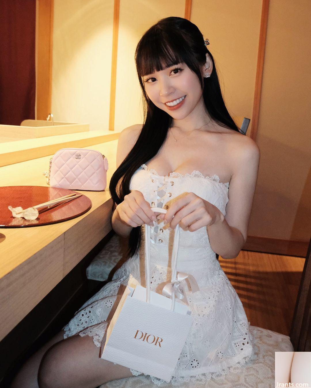 Cô gái có bộ ngực đẹp “戈戈” có thân hình quyến rũ đến mức không thể cưỡng lại (10P) - Ảnh 2