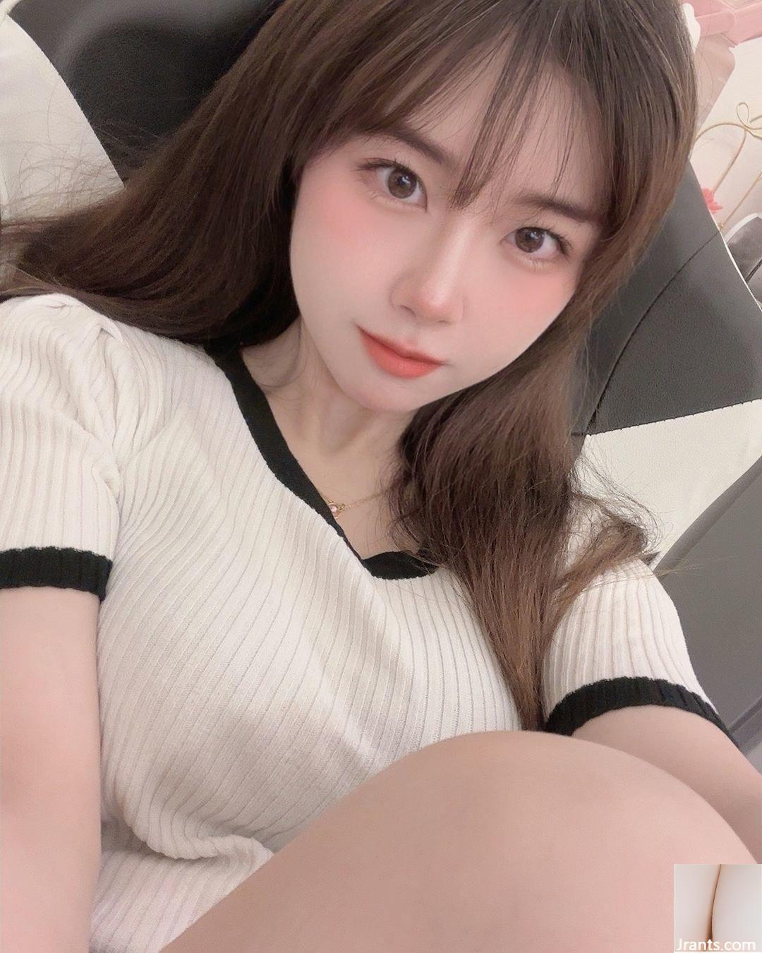 Hot girl live-stream “Mi Ling” có thân hình ngọt ngào, trắng trẻo và quyến rũ nhưng không kém phần lịch sự (10P)