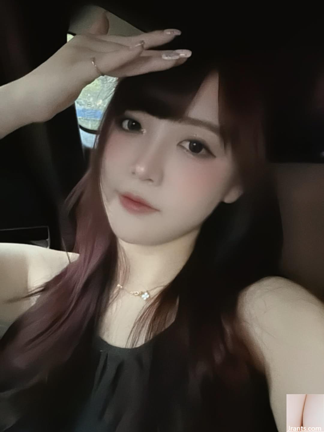 “Doni” có vẻ ngoài thanh tú và vẻ gợi cảm thuần khiết không che giấu (10P)