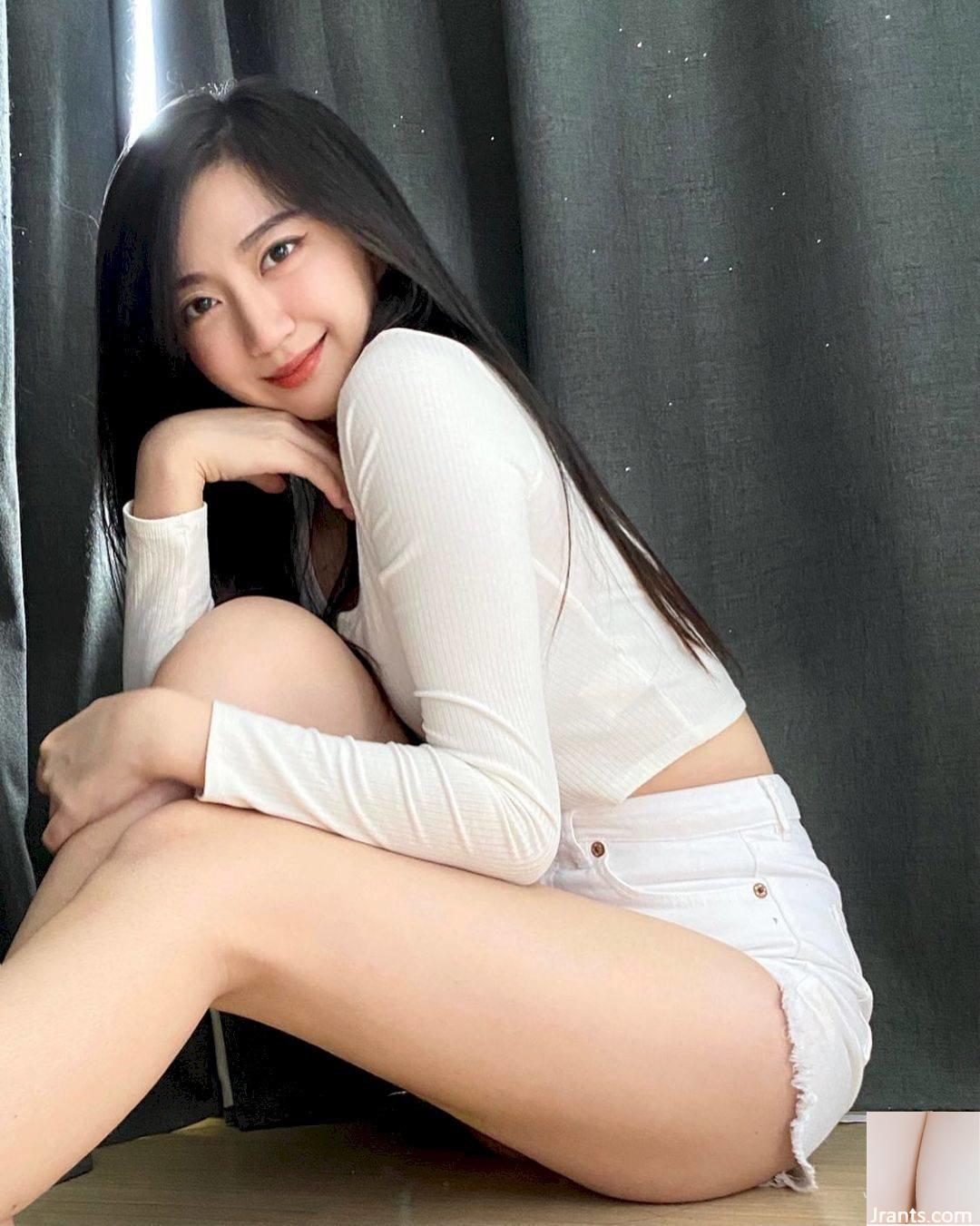 JV Chua, một cô gái xinh đẹp đến từ Malaysia, có khuôn mặt ngọt ngào, đôi chân cao và đường cong dài, tỷ lệ hoàn hảo và khá quyến rũ. - Ảnh 10