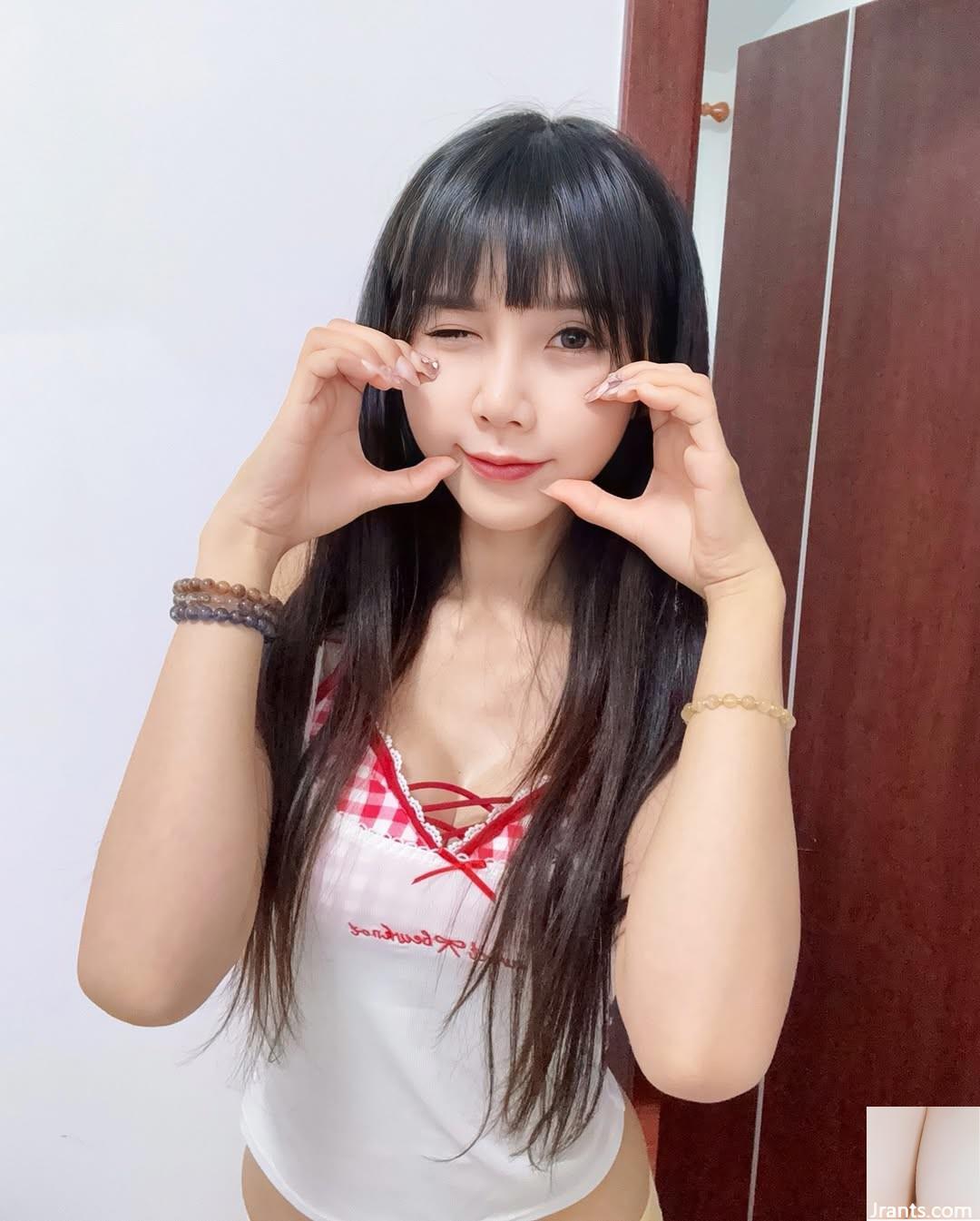 “Qiao Qiaoer QQE” có nụ cười ngọt ngào và dáng người yêu quái (10P) - Ảnh 3