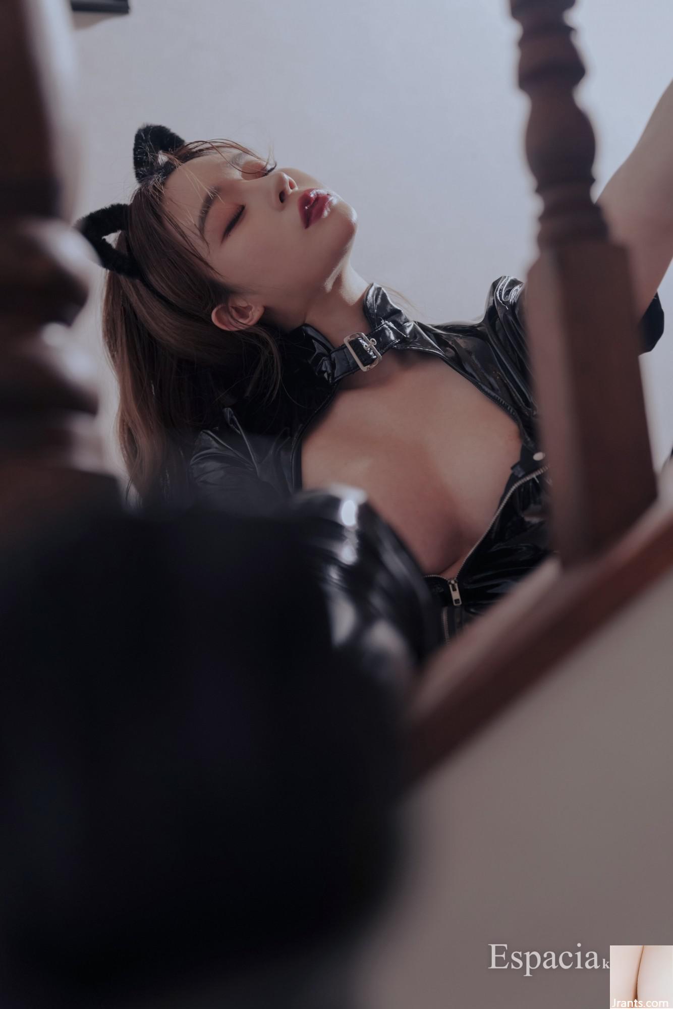 Chú mèo hoang nhỏ gợi cảm mà bạn không thể trêu chọc! Huấn luyện một cô gái có bộ ngực siêu tròn, quần lót và tai mèo (59P) - Ảnh 14