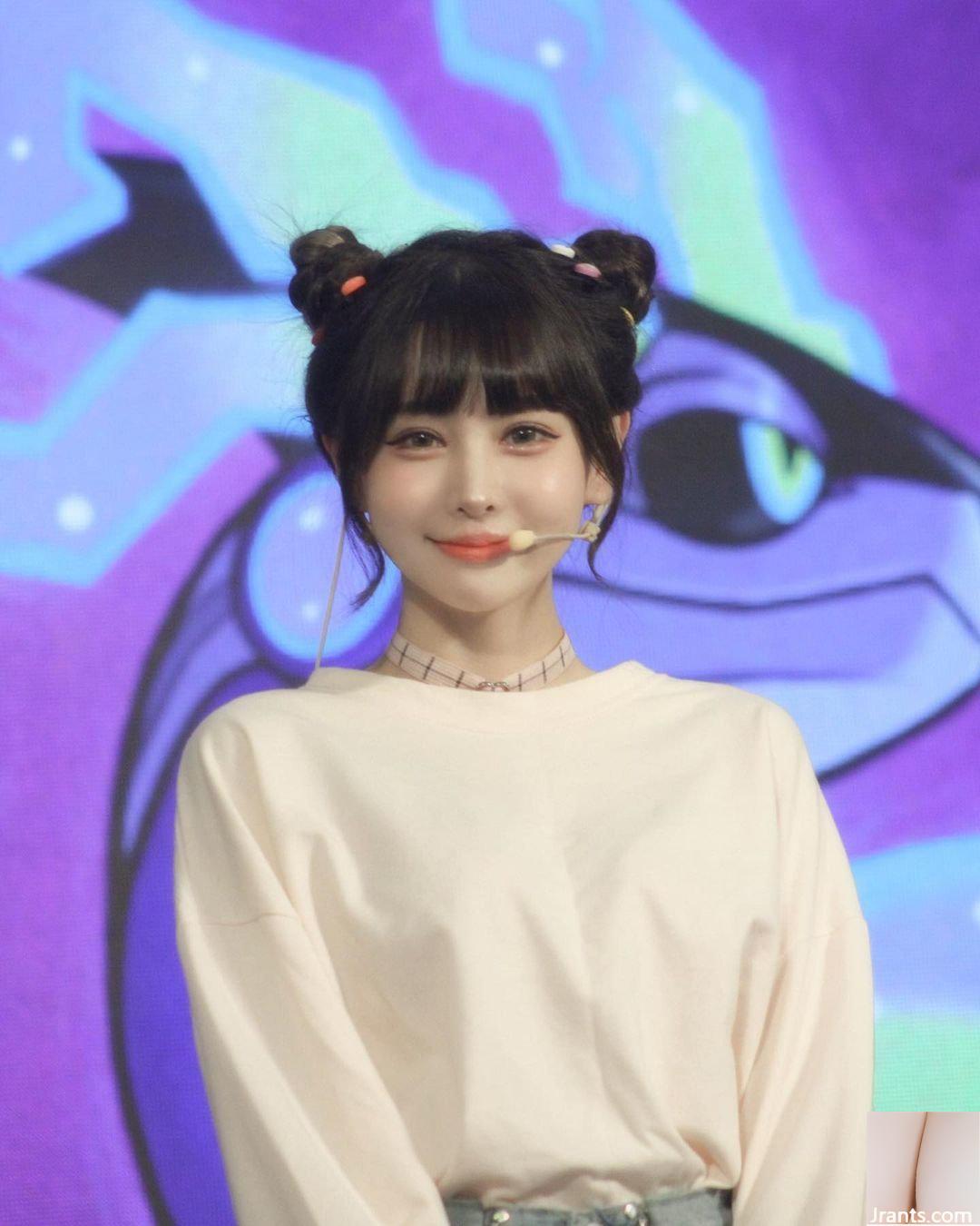 “Wang Yiting” có đôi mắt to đầy điện và thân hình nóng bỏng khó cưỡng (10P) - Ảnh 10