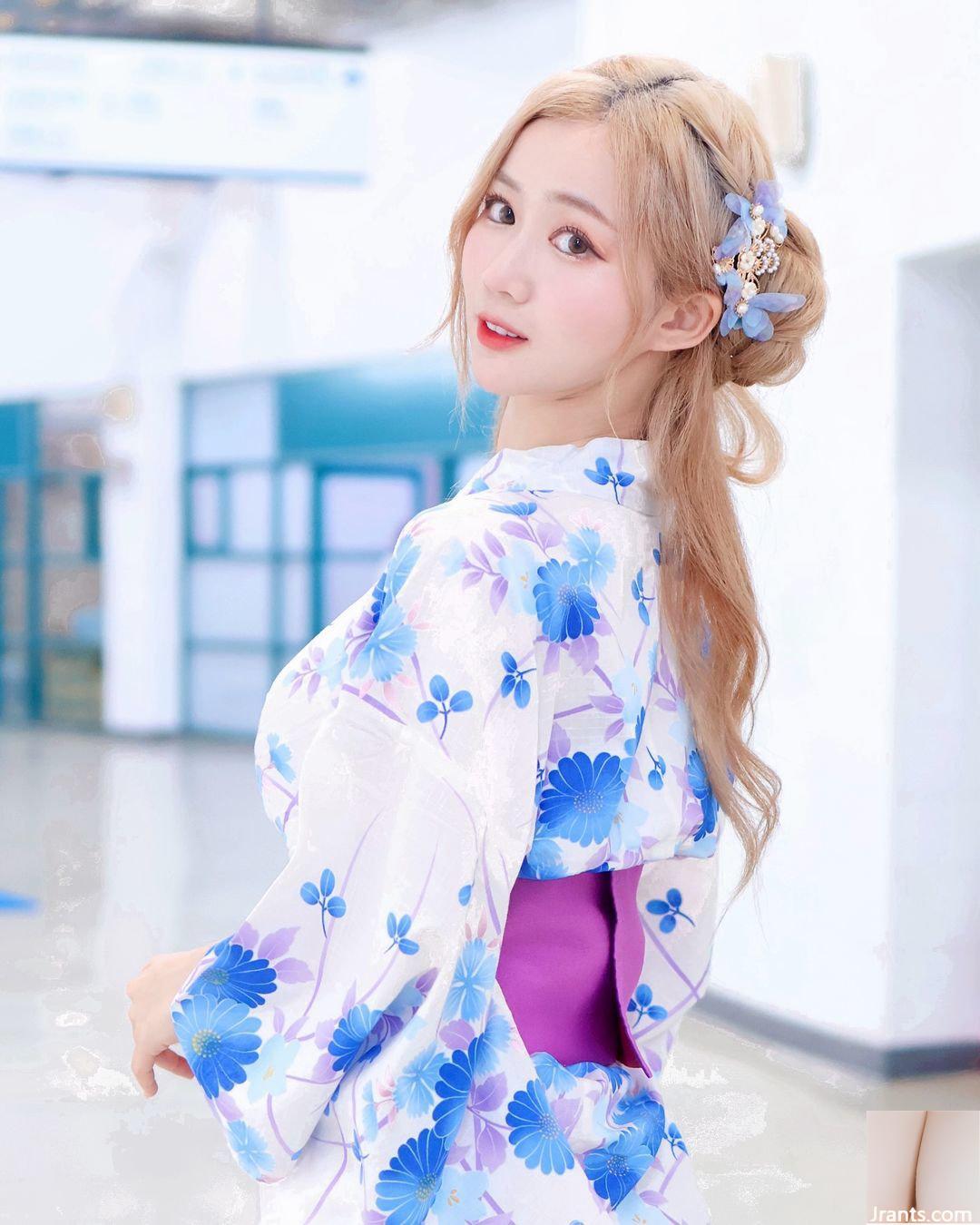 “Xiu Xiuzi Emily” thể hiện nét quyến rũ trưởng thành đầu tiên của một thiếu nữ và nụ cười ngọt ngào khiến người ta mê mẩn (10P) - Ảnh 3