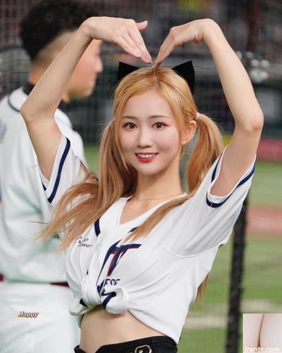 “Xiu Xiuzi Emily” thể hiện nét quyến rũ trưởng thành đầu tiên của một thiếu nữ và nụ cười ngọt ngào khiến người ta mê mẩn (10P) - Ảnh 8