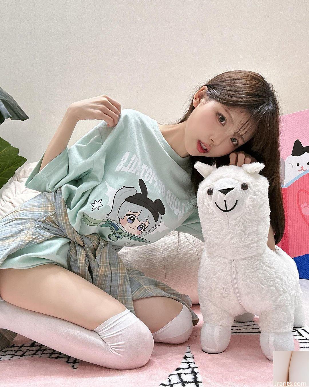 “Zhao Rabbit Meow” vui tươi, dễ thương và đáng yêu. Những đường cong xinh đẹp của cô thu hút sự chú ý của mọi người (10P) - Ảnh 3