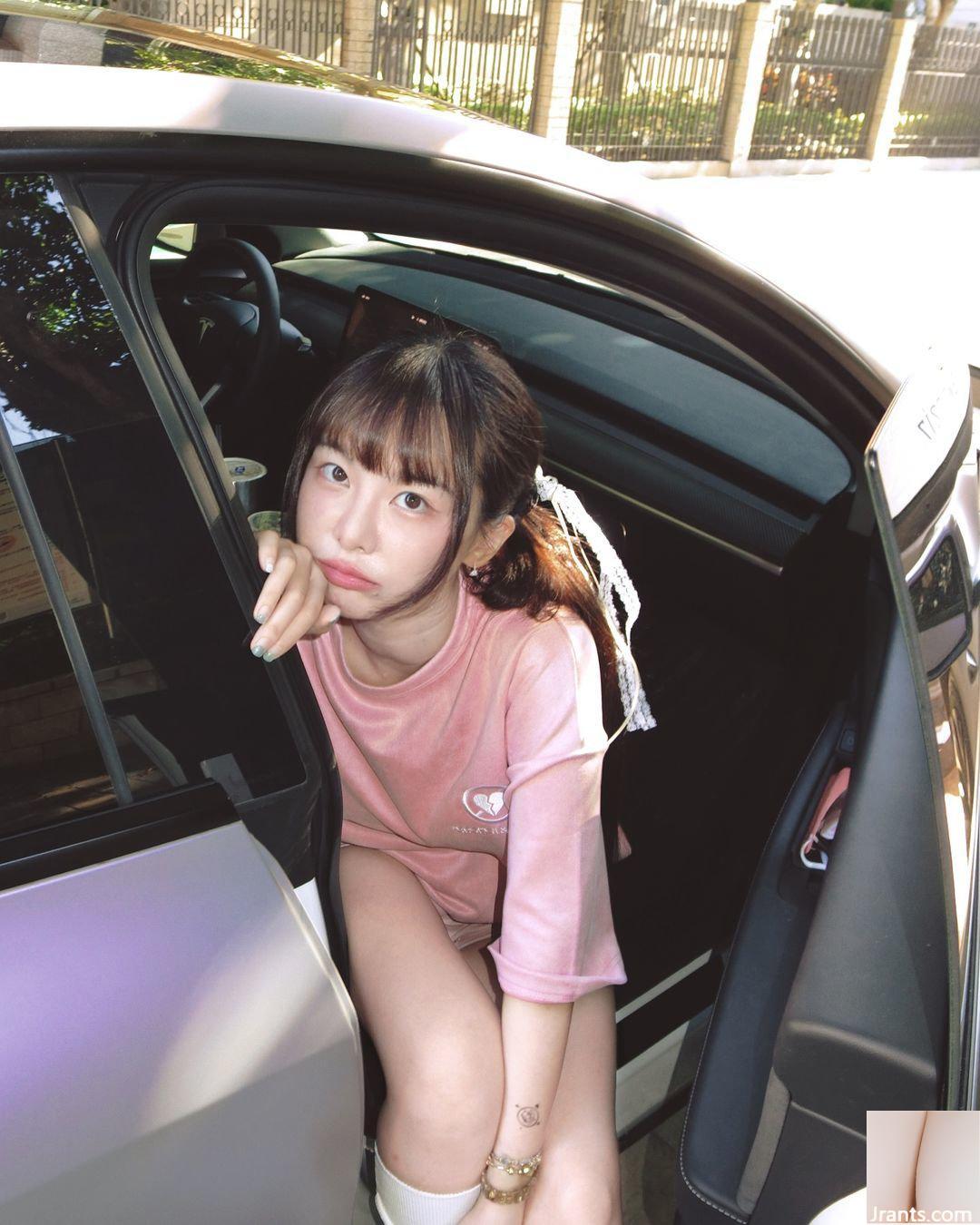 Người nổi tiếng quyến rũ trên Internet “Zα Quintin” có đường nét khuôn mặt thanh tú và đôi mắt điện nóng bỏng bắn khắp nơi (10P)