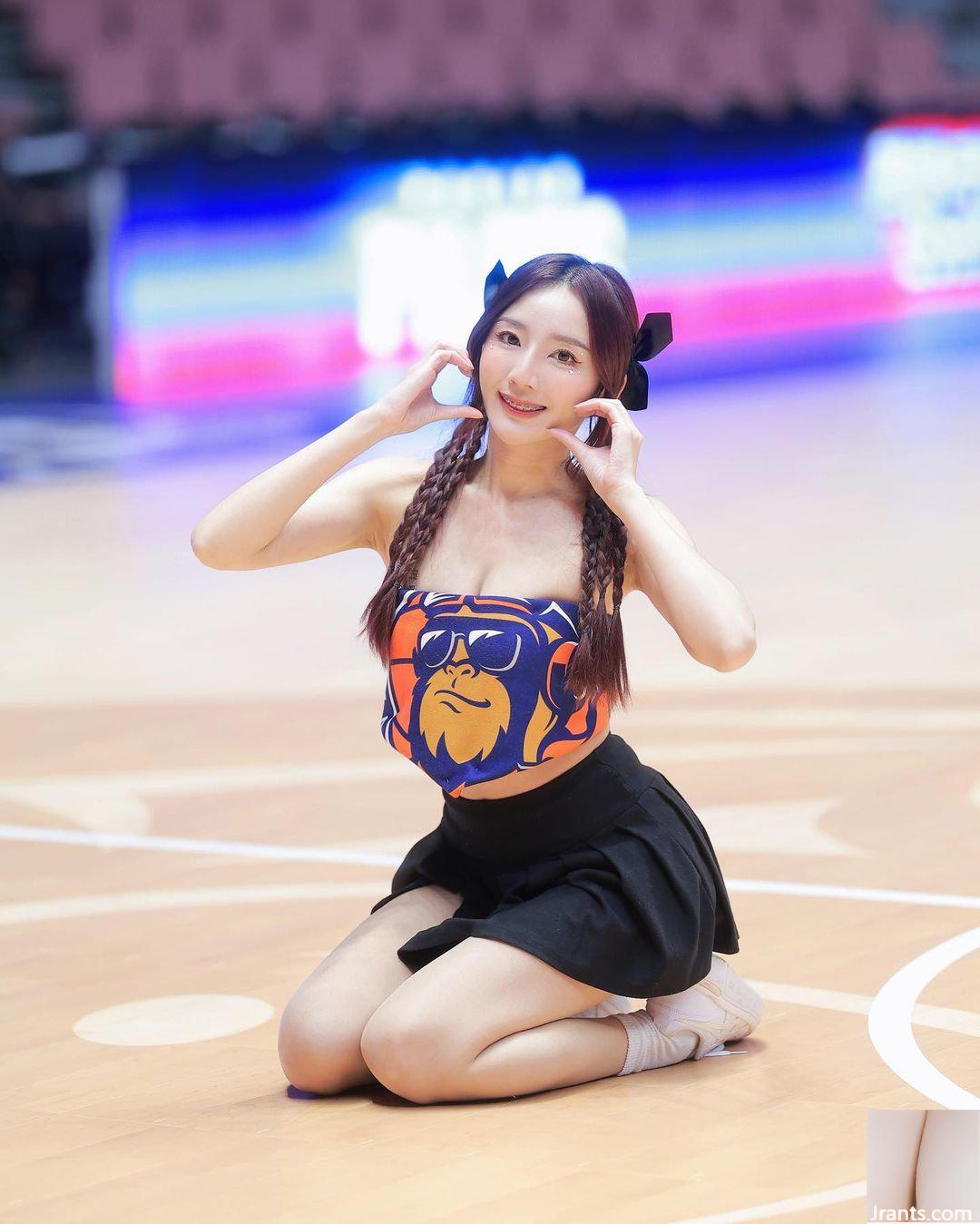 Cô gái tóc dài nóng nảy “Pei Pei” có thân hình nóng bỏng và vòng eo rắn gợi cảm đã mê hoặc rất nhiều người (10P - Ảnh 10