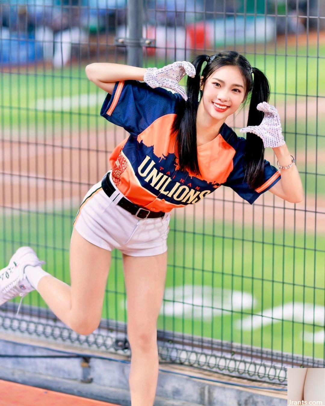 Nụ cười của “JOY” ngọt ngào đến ngây thơ và đôi mắt to làm ấm lòng người (10P) - Ảnh 8