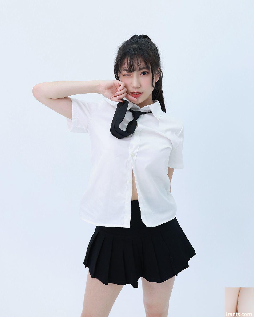 “Qianqian” quyến rũ với quy mô hoang dã, bộ ngực đầy quyến rũ và sản phẩm Thái cực quyền (10P)