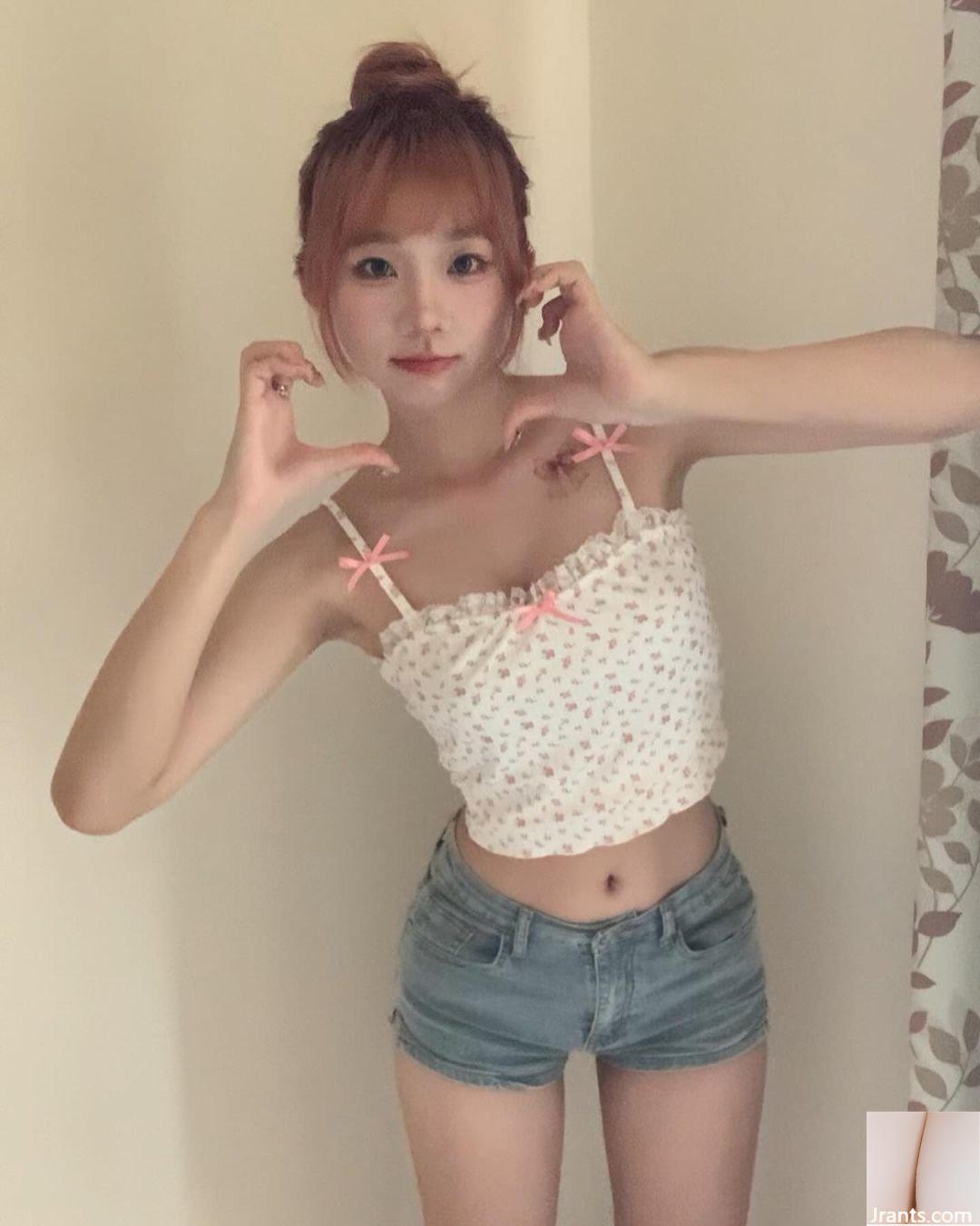 Khuôn mặt cực kỳ ngọt ngào và thân hình gợi cảm của “Yu Qian” là sự cám dỗ tột cùng (10P) - Ảnh 7