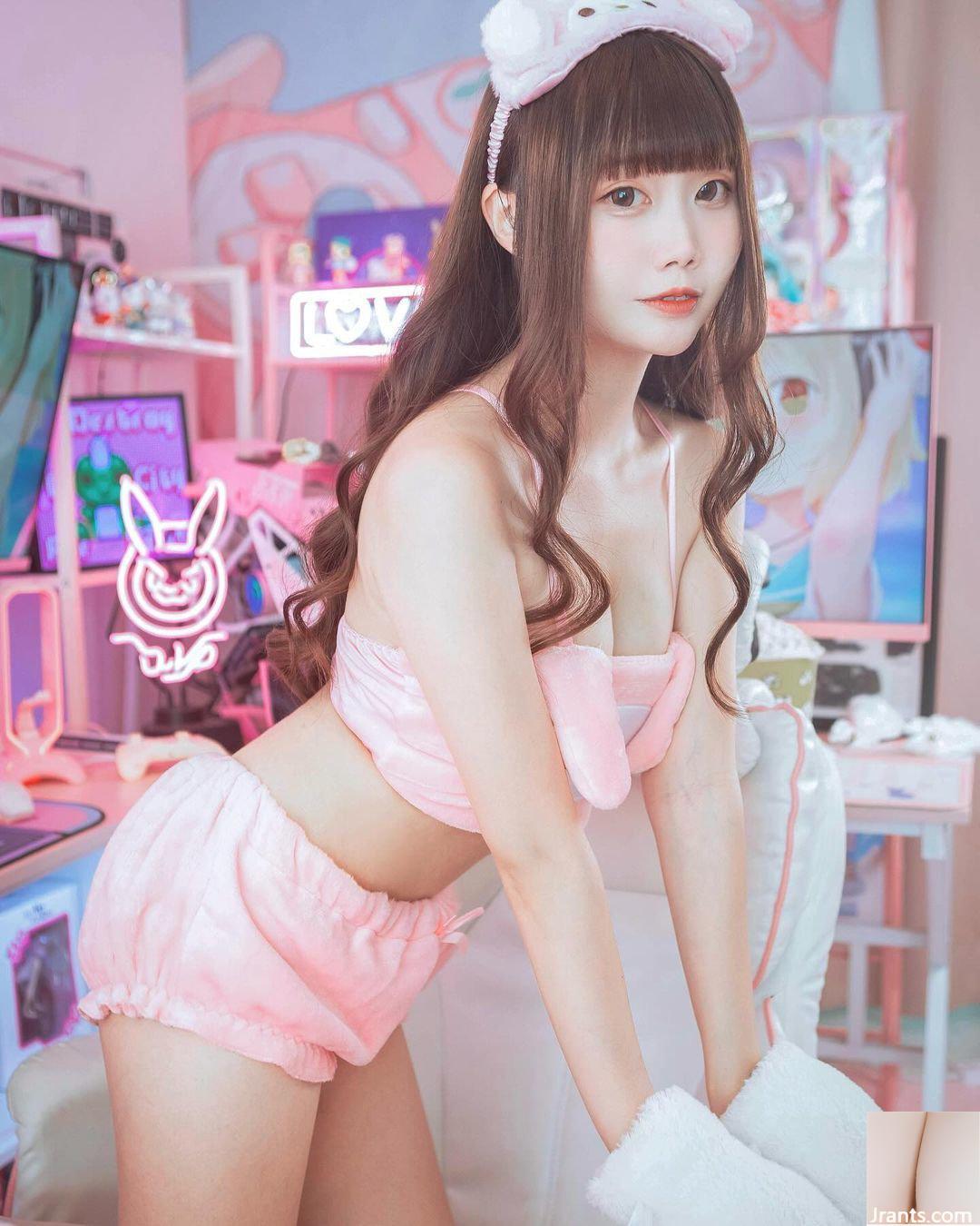 Chú ngựa nhỏ “Qiu Qiu” có bộ ngực trắng nõn và mềm mại căng tràn, nhìn xong tức giận (10P - Ảnh 6