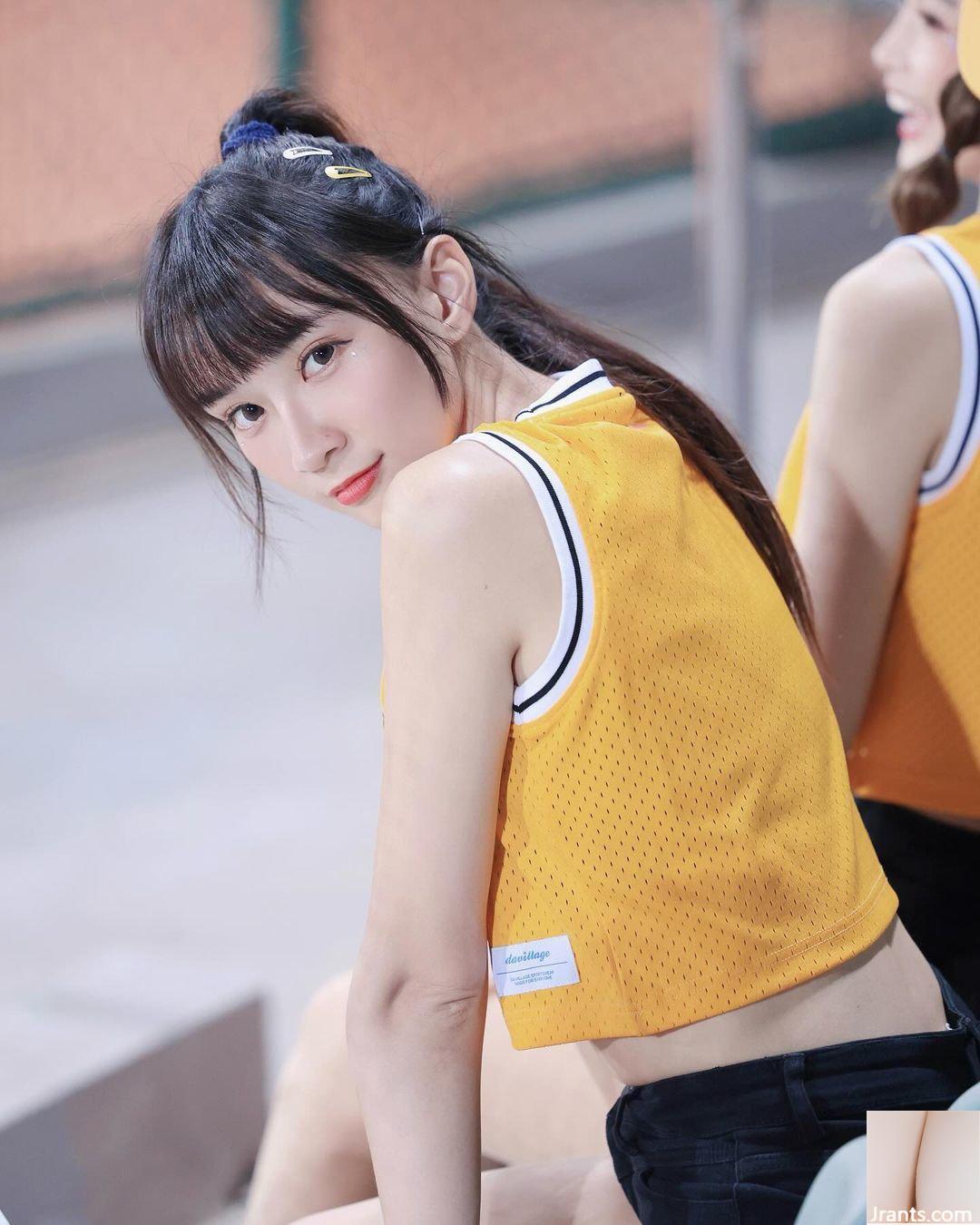 “Gao Manrong” cô gái đẹp nhất với ngoại hình quyến rũ, vòng eo thon và làn da trắng ngần, quá điểm (10P)