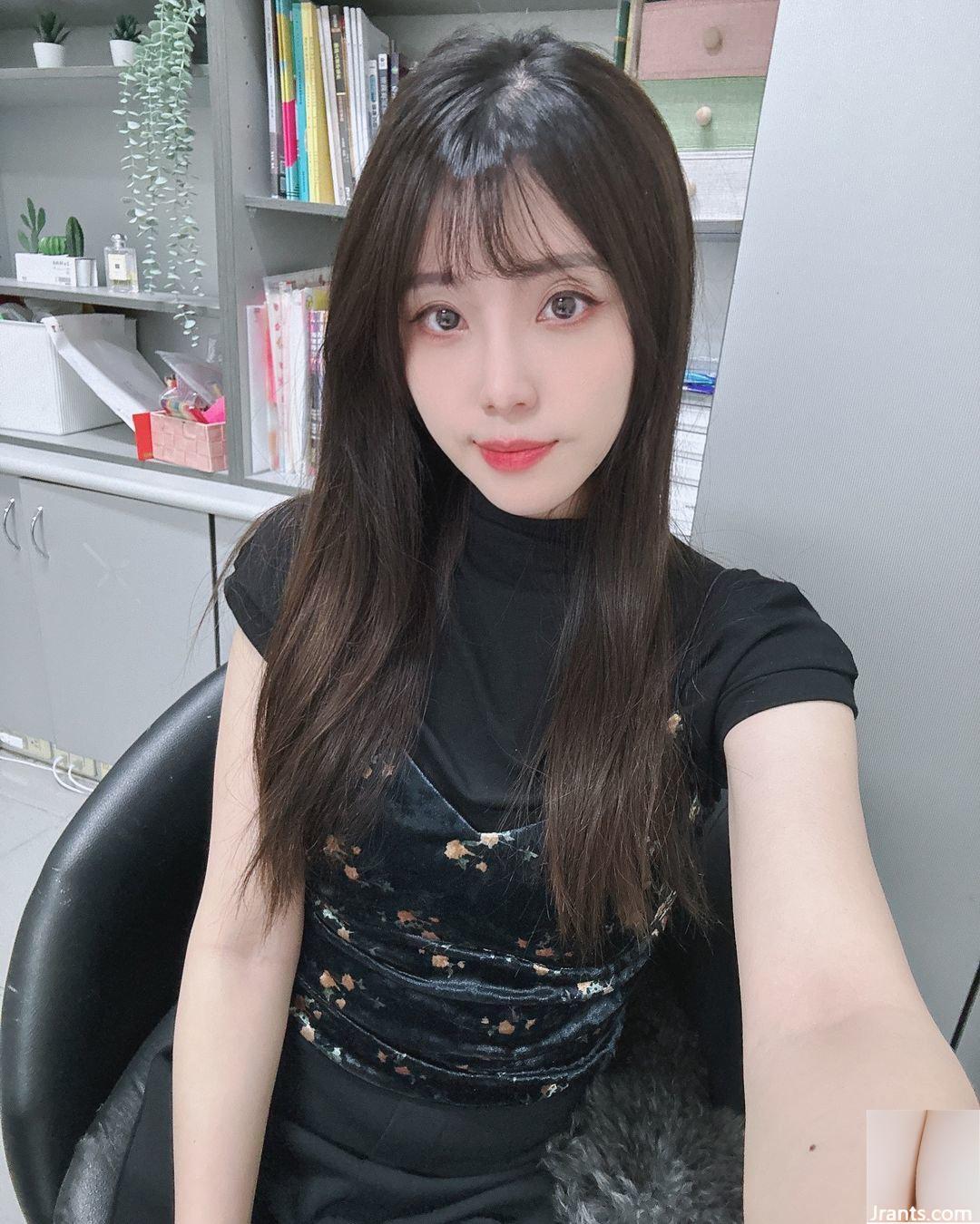 “Xiaocai Zaya” có ngoại hình xuất sắc và toát lên khí chất quyến rũ (10P) - Ảnh 4