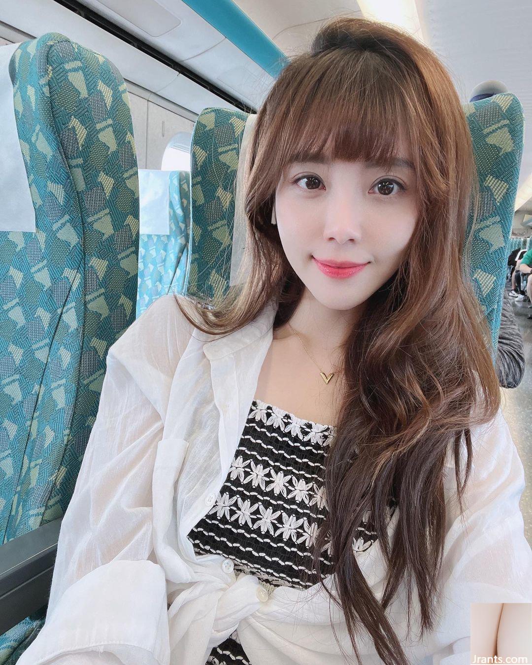 “Xiaocai Zaya” có ngoại hình xuất sắc và toát lên khí chất quyến rũ (10P) - Ảnh 9