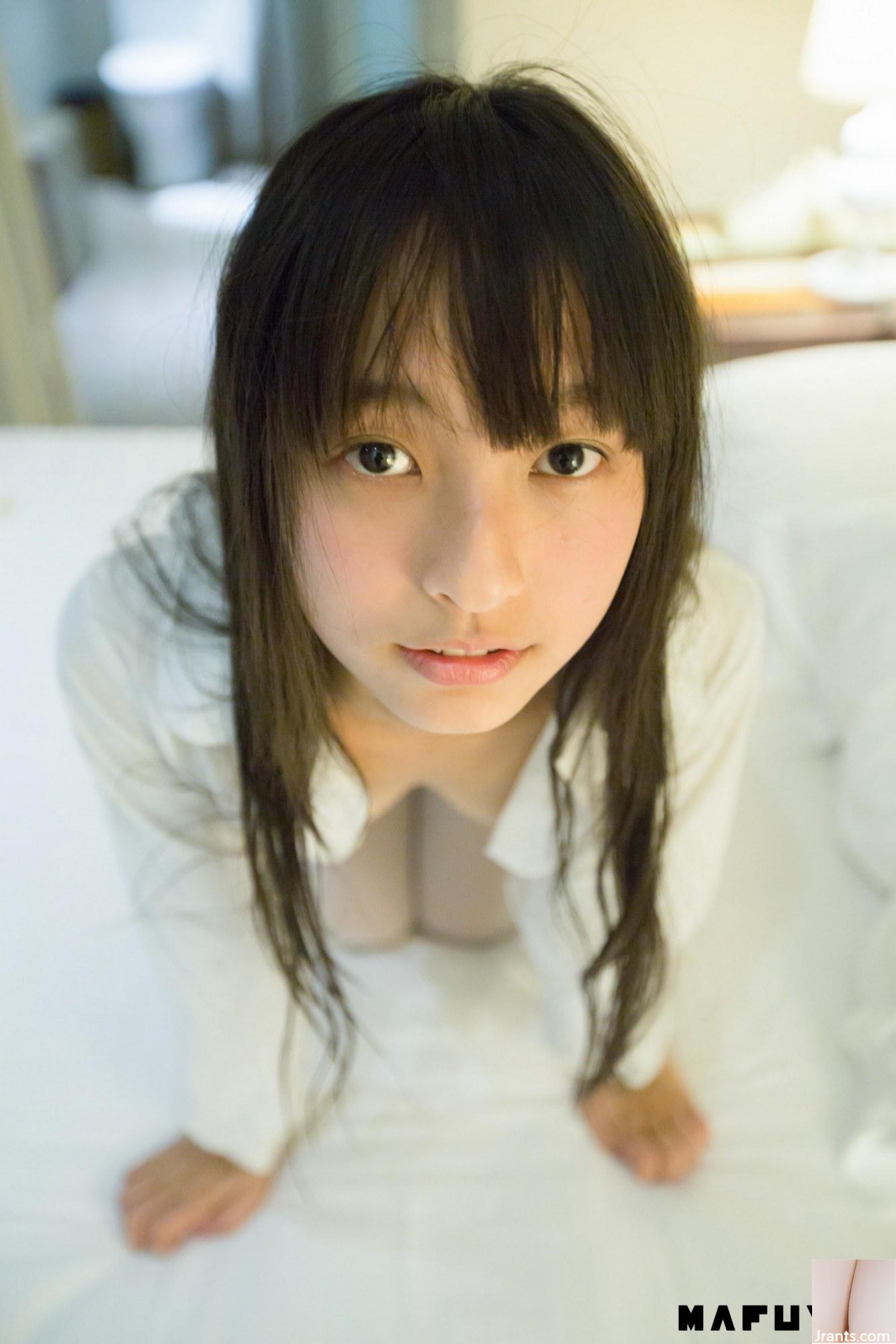 Chiếc quần tất màu trắng “Split Type Shikusui” của Kagakusaka Mafuyu khi nhìn vào khiến tôi kích động (48P) - Ảnh 1