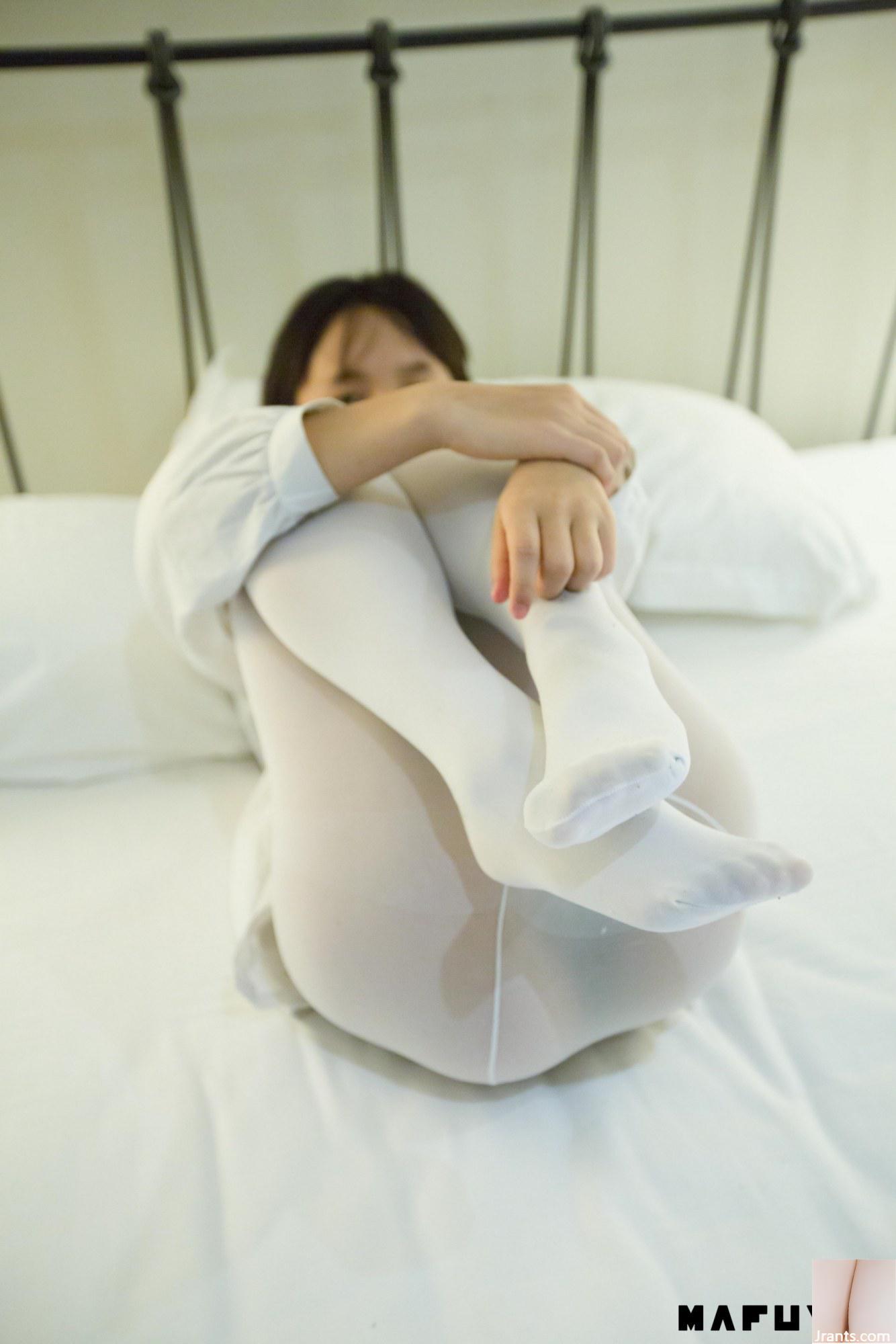 Chiếc quần tất màu trắng “Split Type Shikusui” của Kagakusaka Mafuyu khi nhìn vào khiến tôi kích động (48P) - Ảnh 6